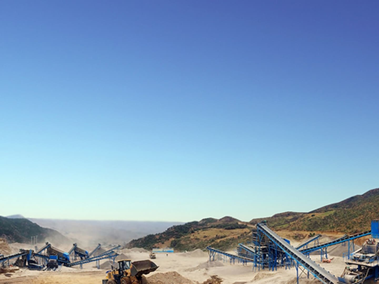 How to select suitable beneficiation process and reduce beneficiation cost according to ore characteristics?